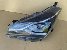 Load image into Gallery viewer, Frontscheinwerfer Toyota Yaris Links Scheinwerfer Headlight