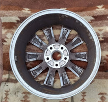 Load image into Gallery viewer, 1x Alufelge 17 Zoll 7.0&quot; 5x112 43ET Glanz Silber 2GA601025A Vw Rim Wheel