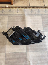 Laden Sie das Bild in den Galerie-Viewer, Frontscheinwerfer Skoda Octavia IV 5E4941015A LED Links Scheinwerfer Headlight SCH6269198724ov
