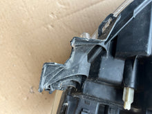 Laden Sie das Bild in den Galerie-Viewer, Frontscheinwerfer Renault Laguna III 89034934 Rechts Scheinwerfer Headlight SCH6006391505rf