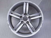 Laden Sie das Bild in den Galerie-Viewer, 1x Alufelge 18 Zoll 8.5&quot; 5x120 52ET Silber 7839305 BMW 1 E87 Rim Wheel