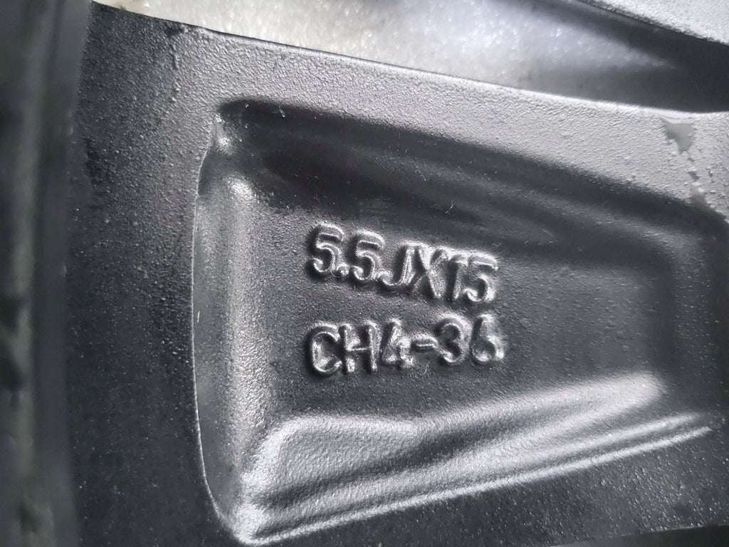 1x Alufelge 15 Zoll 5.5" 4x100 36ET Glanz Schwarz 403000622R Renault Twingo Iii FEL4107275438jo
