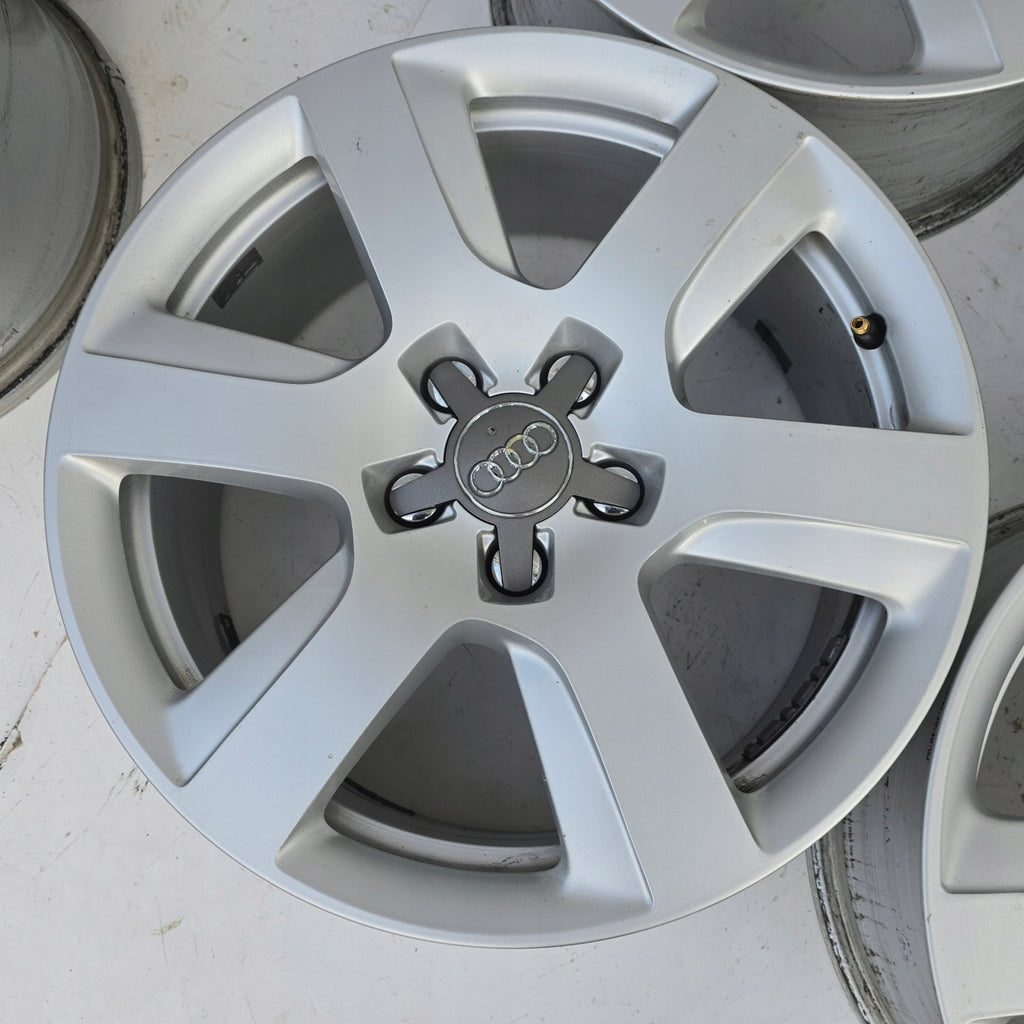 4x Alufelge 17 Zoll 7.0" 5x112 25ET Glanz Silber 4G8601025H Audi C6 A4 B8 FEL6047405553ym