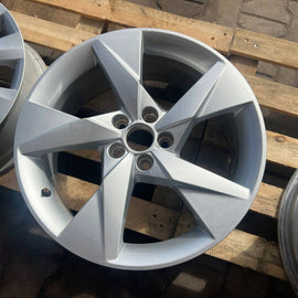 1x Alufelge 17 Zoll 65760125C Skoda Scala Rim Wheel FEL3281800183ic
