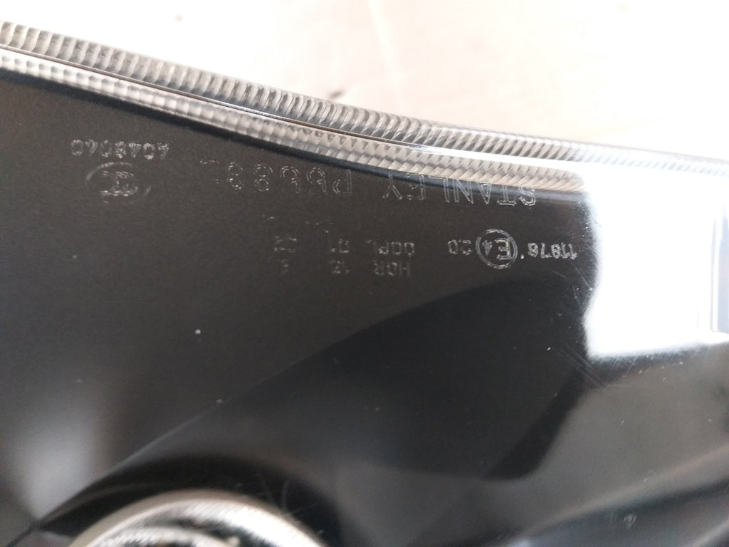 Frontscheinwerfer Mitsubishi Colt VI Outlander II Ein Stück (Rechts oder Links)