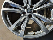 Load image into Gallery viewer, 1x Alufelge 19 Zoll 8.5" 5x114.3 35ET 52910-2M160 Genesis Coupe Rim Wheel FEL8132978177fe