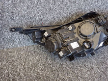 Load image into Gallery viewer, Frontscheinwerfer Hyundai I30 III G4921-64010 Links Scheinwerfer Headlight