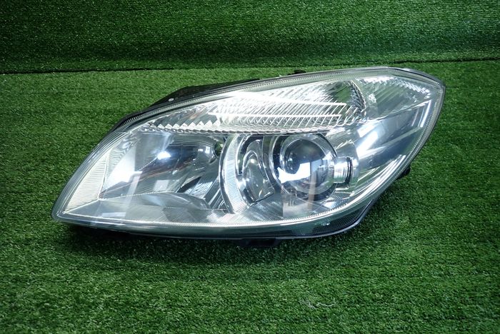 Frontscheinwerfer Skoda Fabia II Links Scheinwerfer Headlight SCH3706269043rv