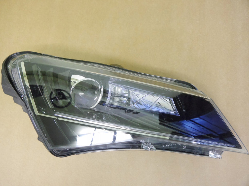 Frontscheinwerfer Skoda Superb III 3V1941016B Xenon Rechts Headlight