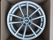 Laden Sie das Bild in den Galerie-Viewer, 4x Alufelge 17 Zoll 7.5" 5x112 30ET Glanz Silber 6883520- BMW 3 G21 G22 G20 G23 FEL7127602879lz