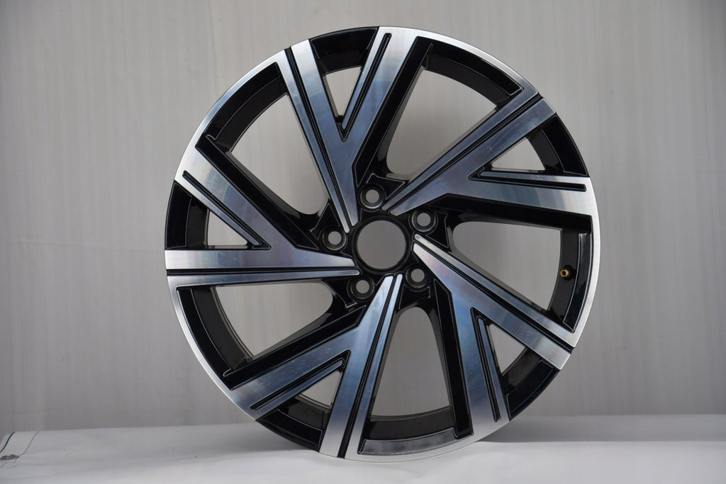 1x Alufelge 18 Zoll 7.5" 5x112 51ET Glanz 5H0601025AB VW Golf Viii Rim Wheel FEL2588173300sn