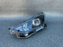 Load image into Gallery viewer, Frontscheinwerfer Toyota Yaris Links Scheinwerfer Headlight