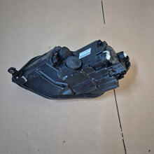 Laden Sie das Bild in den Galerie-Viewer, Frontscheinwerfer VW Caddy 2K1941016B Rechts Scheinwerfer Headlight SCH3399774207oq