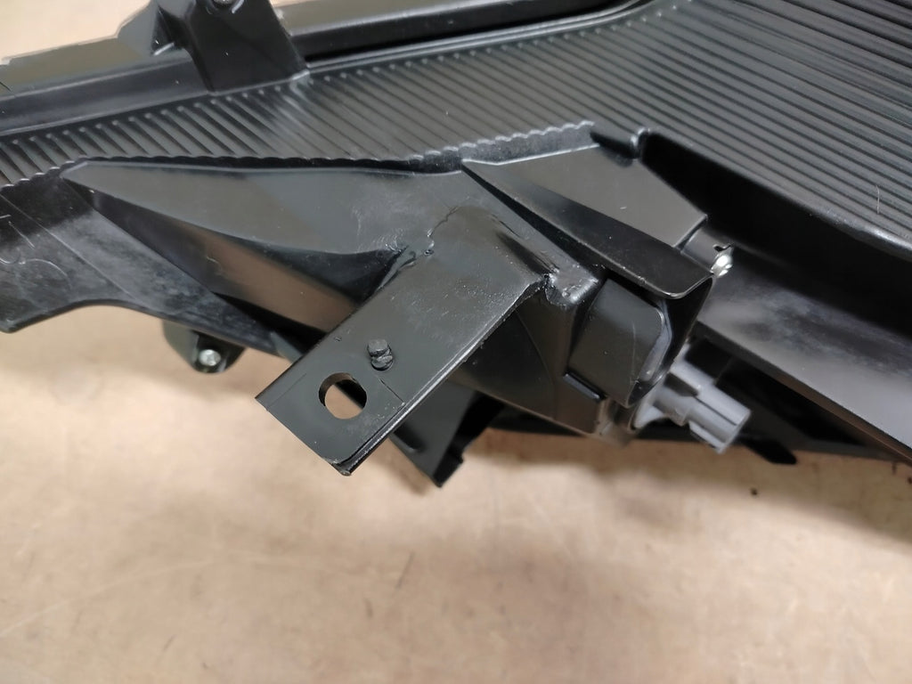 Frontscheinwerfer Mitsubishi Space Star 8301D445 Links Scheinwerfer Headlight