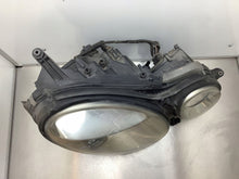 Laden Sie das Bild in den Galerie-Viewer, Frontscheinwerfer Mercedes-Benz W211 5DF00827900 A0028202426 Vorderseite SCH6606243731rk