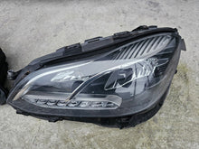 Laden Sie das Bild in den Galerie-Viewer, Frontscheinwerfer Mercedes-Benz W212 1LX011066-43 LED Rechts oder Links