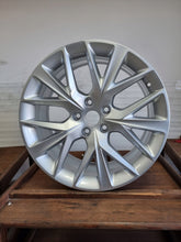 Load image into Gallery viewer, 1x Alufelge 18 Zoll 8.0&quot; 5x112 40ET Glanz Silber 5FF071498 Cupra Formentor Ateca