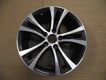 Laden Sie das Bild in den Galerie-Viewer, 1x Alufelge 18 Zoll 8.0" 5x112 52ET Glanz Schwarz 8074186 BMW 1 F20 Rim Wheel FEL7743249217lz