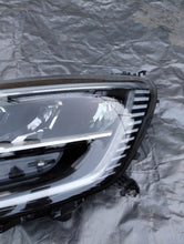 Laden Sie das Bild in den Galerie-Viewer, Frontscheinwerfer Renault Megane IV 260608417R Full LED Links Headlight SCH7596422642pz