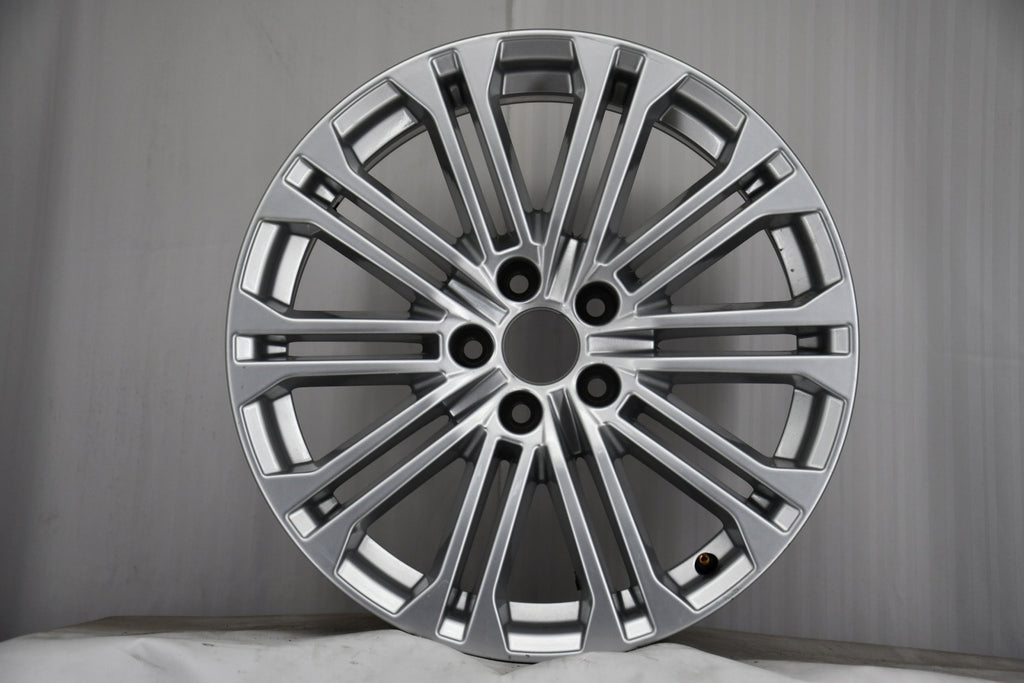 1x Alufelge 18 Zoll 8.0" 5x112 31ET Glanz Silber 8W0601025EE Audi Rim Wheel FEL6843592445nh