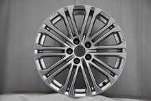 Laden Sie das Bild in den Galerie-Viewer, 1x Alufelge 18 Zoll 8.0" 5x112 31ET Glanz Silber 8W0601025EE Audi Rim Wheel FEL6843592445nh