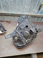 Load image into Gallery viewer, Frontscheinwerfer Renault Modus 8200658373 8200658377 Ein Satz Headlight