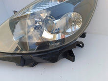 Laden Sie das Bild in den Galerie-Viewer, Frontscheinwerfer Renault Clio III 89900161 Ein Stück (Rechts oder Links) SCH4860463319pt