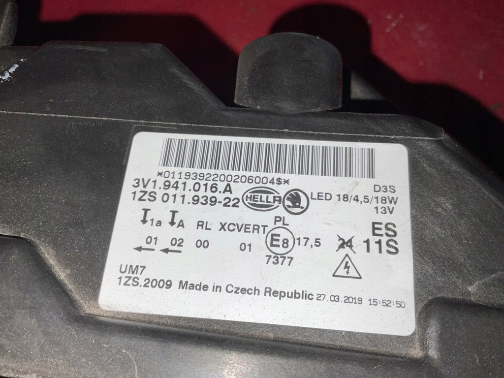 Frontscheinwerfer Skoda Superb III 3V1941016A 3V1941015A Xenon Rechts oder Links