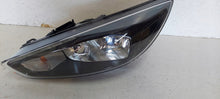 Laden Sie das Bild in den Galerie-Viewer, Frontscheinwerfer Ford Focus F1EB13W030AGB13 Links Scheinwerfer Headlight SCH9479199755pm