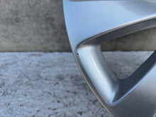 Laden Sie das Bild in den Galerie-Viewer, 1x Alufelge 17 Zoll 7.0&quot; 5x105 0P067 Opel Astra K Rim Wheel