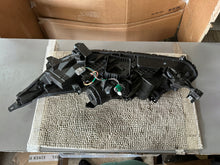 Laden Sie das Bild in den Galerie-Viewer, Frontscheinwerfer Mitsubishi Eclipse Cross W3153R LED Rechts Headlight