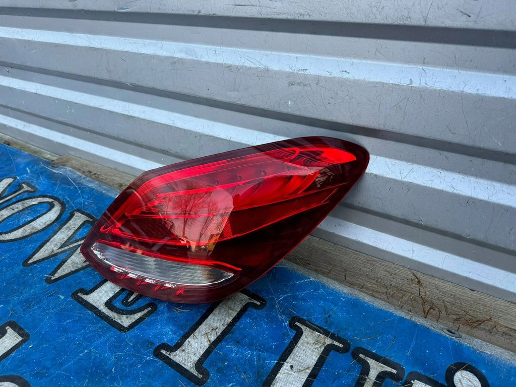 Rückleuchte Mercedes-Benz A2058200264 Rechts Rearlight