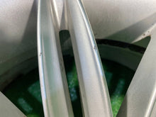 Laden Sie das Bild in den Galerie-Viewer, 1x Alufelge 17 Zoll 7.0" 5x120 47ET 8040047 BMW 1 E81 E87 Rim Wheel FEL9105678471it