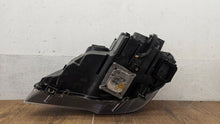 Laden Sie das Bild in den Galerie-Viewer, Frontscheinwerfer BMW X5 E70 7161588 Xenon Rechts Scheinwerfer Headlight SCH3066381352bs