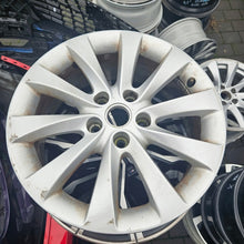 Laden Sie das Bild in den Galerie-Viewer, 1x Alufelge 17 Zoll 7.0" 5x115 44ET Glanz Silber OP068K1 Opel Zafira Rim Wheel FEL3766526714iz