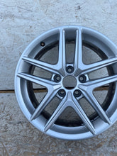 Load image into Gallery viewer, 1x Alufelge 17 Zoll 6.5&quot; 5x112 28ET Glanz Silber 8W9601025 Audi A5 A4 Rim Wheel