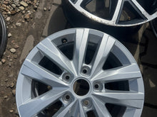 Load image into Gallery viewer, 1x Alufelge 16 Zoll 6.5&quot; 5x120 51ET Glanz Silber 7E0601025N Vw Rim Wheel