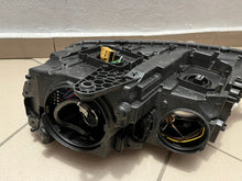Laden Sie das Bild in den Galerie-Viewer, Frontscheinwerfer Skoda Octavia III 5E1941018B Xenon Rechts Headlight SCH5839603927vc
