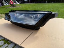 Laden Sie das Bild in den Galerie-Viewer, Frontscheinwerfer Skoda Octavia IV 5E4941015A LED Links Scheinwerfer Headlight SCH1185790328sq
