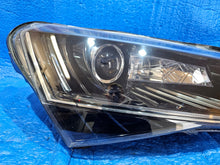 Laden Sie das Bild in den Galerie-Viewer, Frontscheinwerfer Skoda Superb III 3V1941016A Bi-Xenon Rechts Headlight