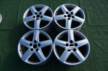 Laden Sie das Bild in den Galerie-Viewer, 4x Alufelge 17 Zoll 7.5" 5x112 45ET Glanz Silber 4F0601025AF Audi A6 C6 B6 B7 FEL3172175052lc