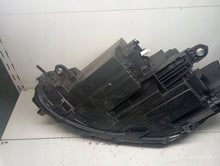 Laden Sie das Bild in den Galerie-Viewer, Frontscheinwerfer VW Passat 3J1941006 LED Rechts Scheinwerfer Headlight