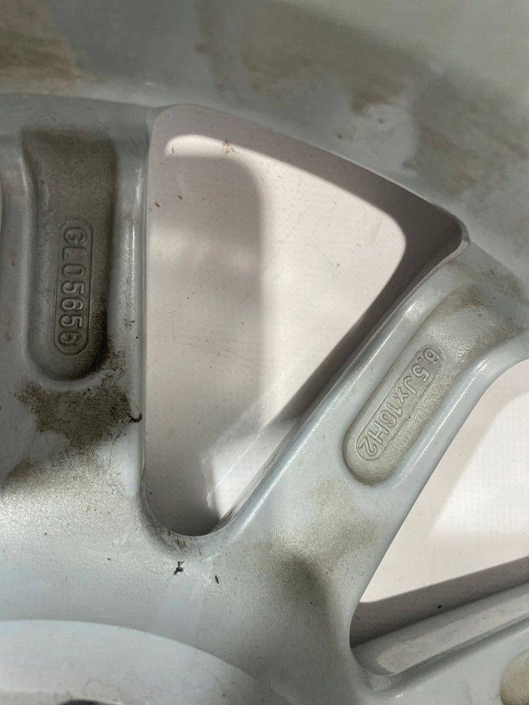 1x Alufelge 16 Zoll 6.5" 4x100 40ET Glanz Silber KBA48057 Renault Rim Wheel