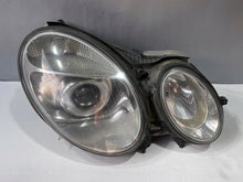 Laden Sie das Bild in den Galerie-Viewer, Frontscheinwerfer Mercedes-Benz W211 Xenon Rechts Scheinwerfer Headlight