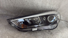Laden Sie das Bild in den Galerie-Viewer, Frontscheinwerfer Hyundai Tucson D7921-110A0 Links Scheinwerfer Headlight SCH6241893887ee
