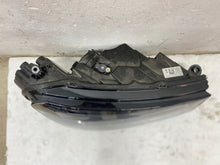 Laden Sie das Bild in den Galerie-Viewer, Frontscheinwerfer Skoda Fabia IV 6VB941016 Rechts Scheinwerfer Headlight SCH6823912994wt