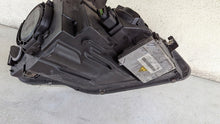 Laden Sie das Bild in den Galerie-Viewer, Frontscheinwerfer Audi A4 B7 8E0941003AM Xenon Links Scheinwerfer Headlight