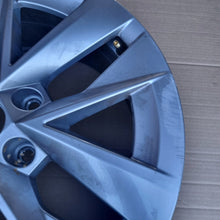 Load image into Gallery viewer, 1x Alufelge 17 Zoll 7.0" 5x112 46ET Glanz Silber 5E3601025E Skoda Octavia Iv FEL8330374343gh