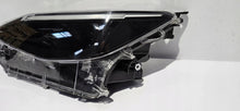 Laden Sie das Bild in den Galerie-Viewer, Frontscheinwerfer Toyota Yaris Cross LED Links Scheinwerfer Headlight SCH1566715252lg