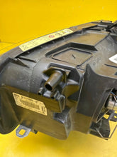 Laden Sie das Bild in den Galerie-Viewer, Frontscheinwerfer BMW 1 E88 E82 E87 7170292-02 Xenon Rechts Headlight SCH1847280872ss